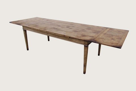 Oak Dining Table, Farmhouse design with Two draw out Leaves.